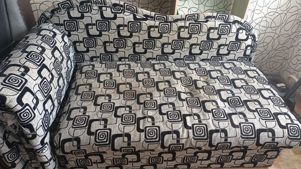 Отдам диван подростковый бесплатно