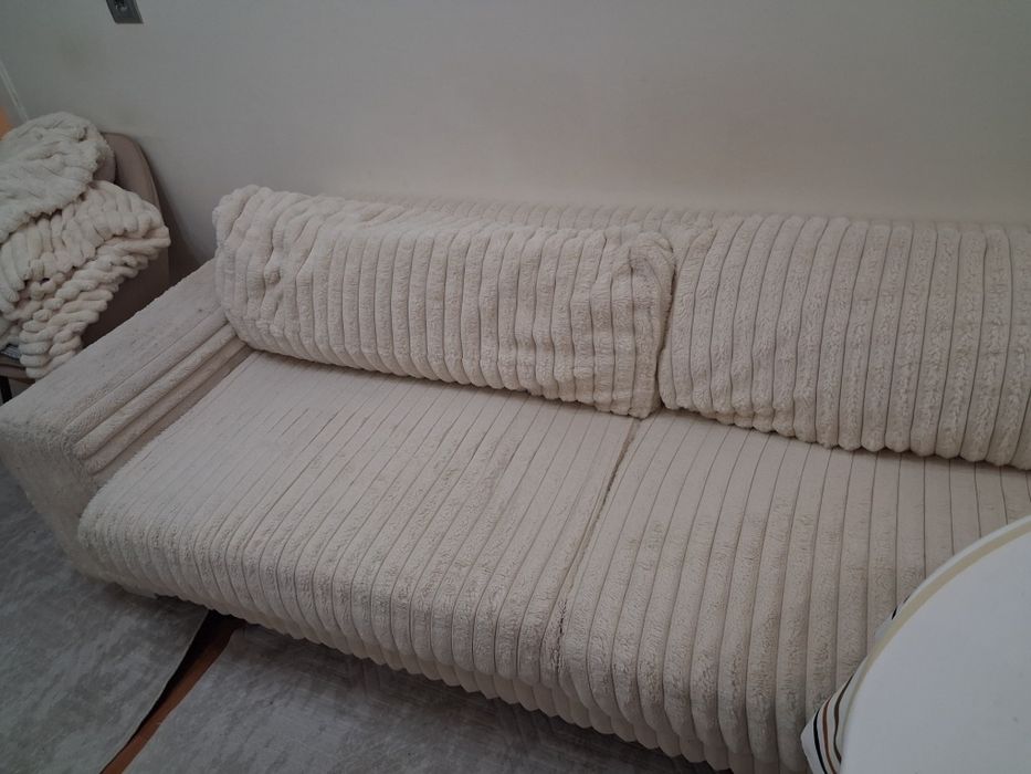 Продаваме диван  цена 350