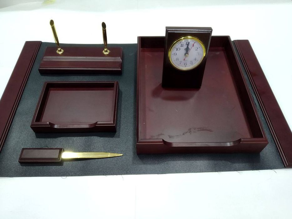 Премиум настольный набор | Дерево, часы, стиль