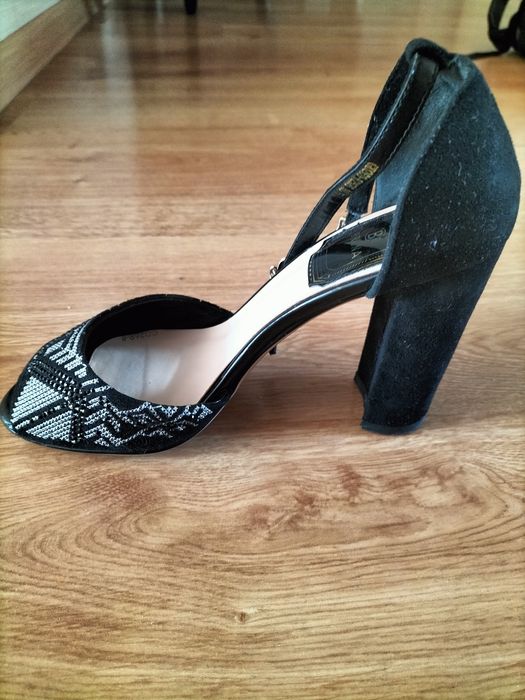 Продам танкетки женские