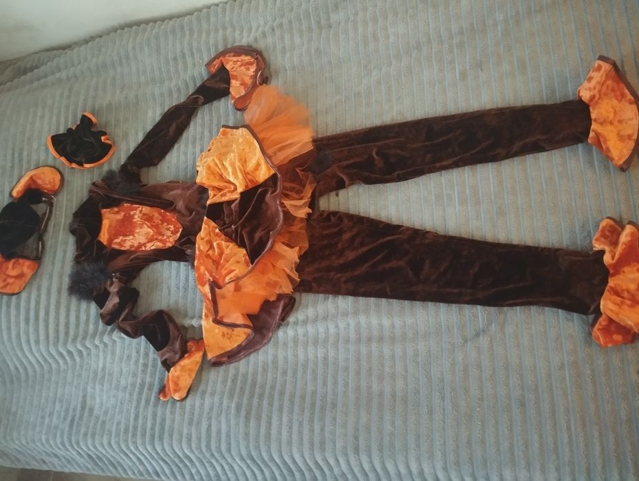 Продам костюмы детские