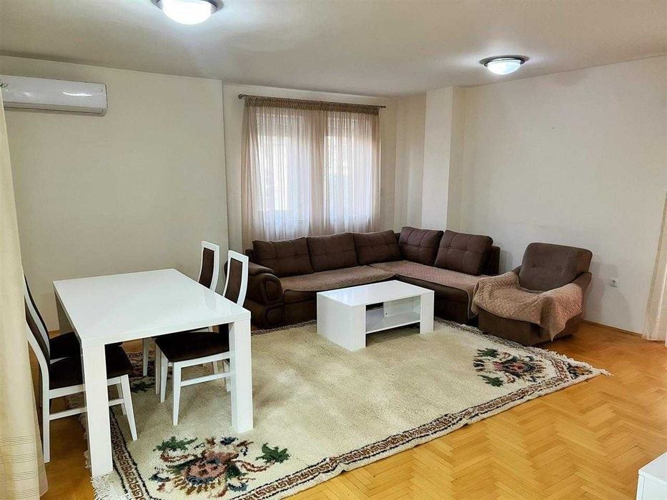 Дава се под наем Двустаен апартамент в Бургас, Славейков - 60 кв.м за 229.5 € - Снимка #1