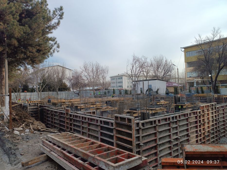 Бригада строителей