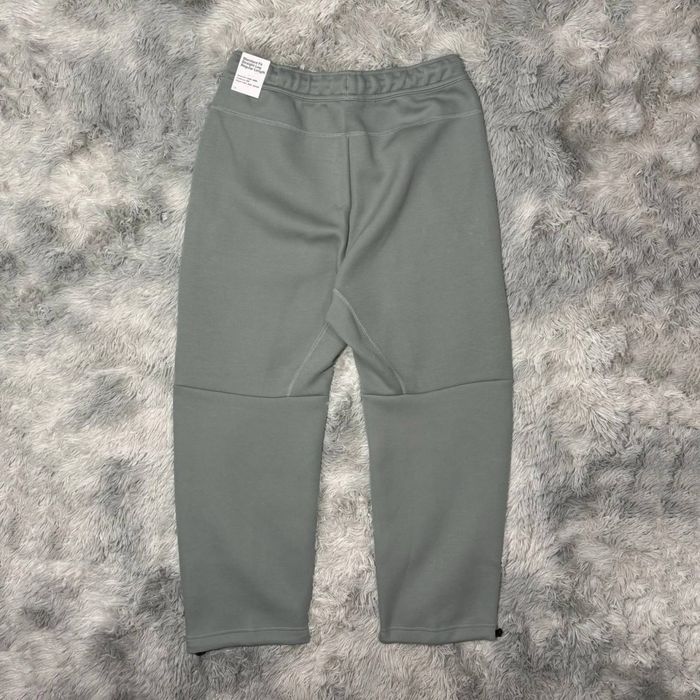 Спортивные штаны Nike Tech Fleece