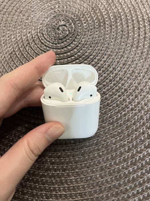 Airpods (1st generation)