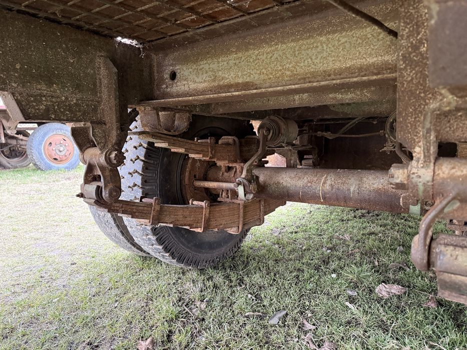 Platforma (Trailer) baloti