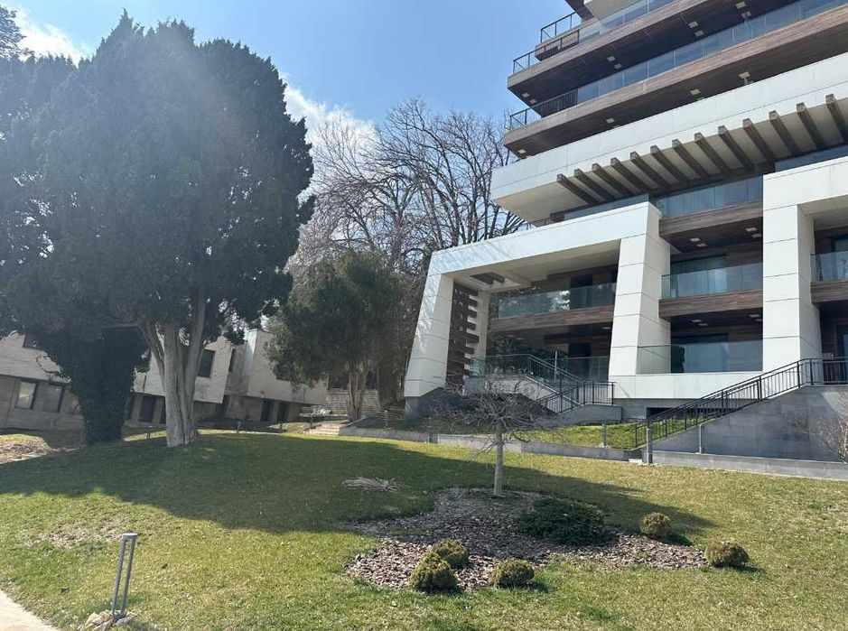 Дава се под наем Двустаен апартамент в к.к. Слънчев ден - 152 кв.м за 1495.83 € - Снимка #16