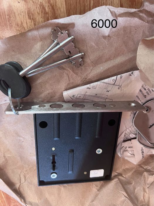 Замок для двери входной