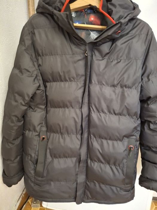 Продам куртку на мальчика