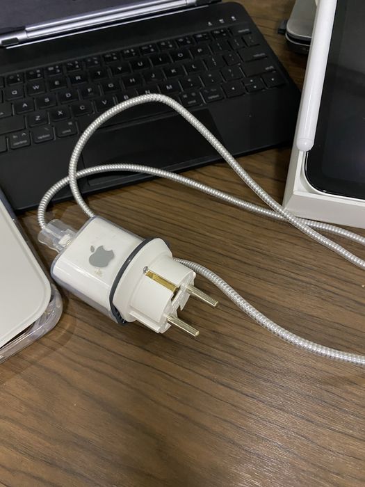 Продаю новый планшет Apple A16 11th gen, 99% емкость,31 цикл