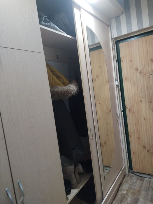 Продам  шкаф в прихожую