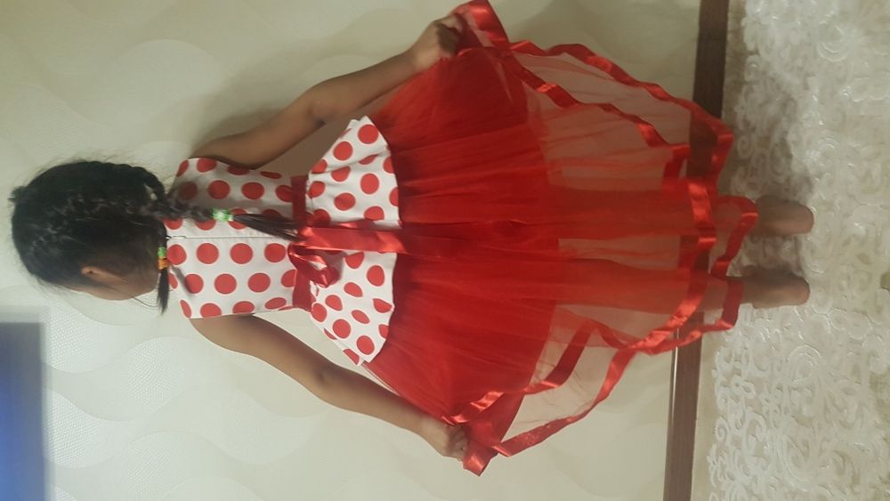 Нарядное платье на девочек