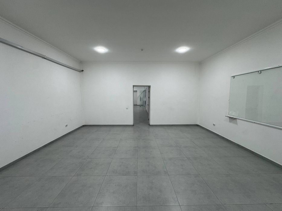 Аренда офис 1 этаж 215 кв м 8-9 комнат