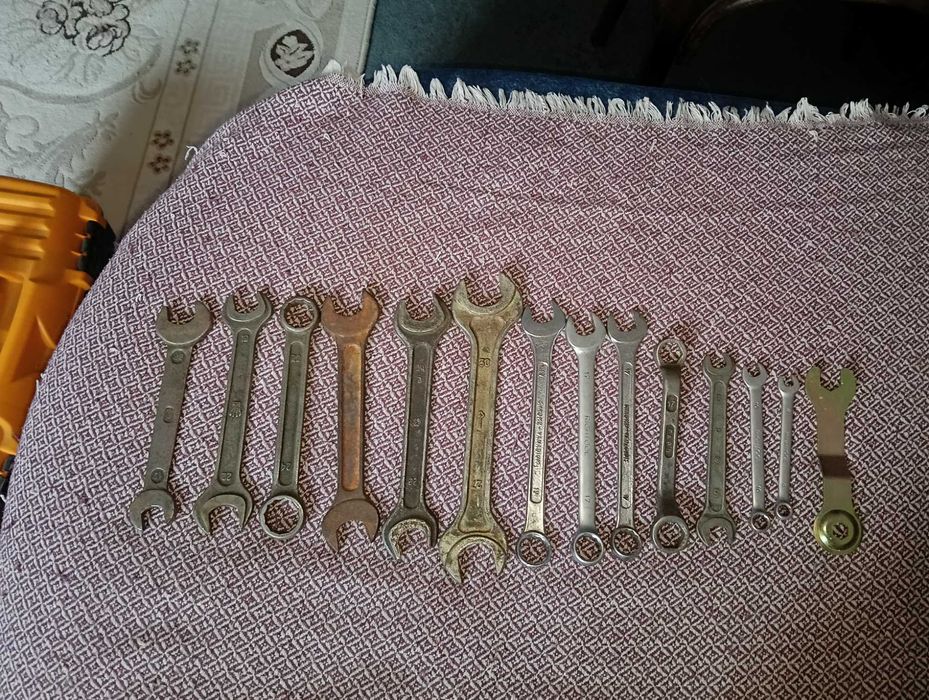 Гаечные и шестигранные ключи разных размеров