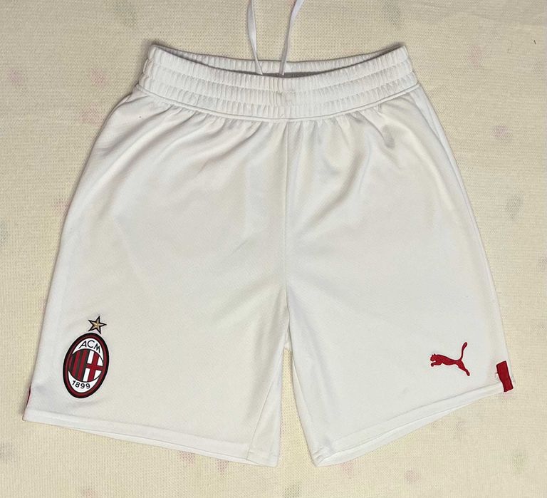 Оригинален спортен екип на Milan, Размер 164 см - за 13/14 г.