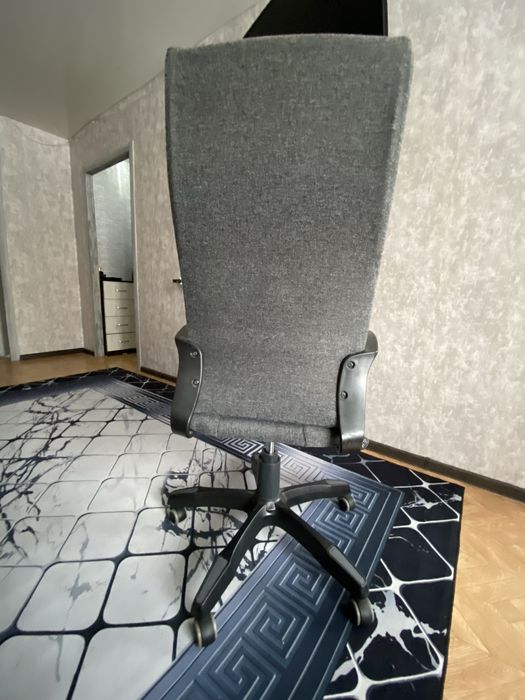 Компьютерный стул