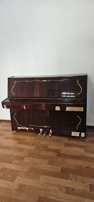 Продам пианино Аккорд