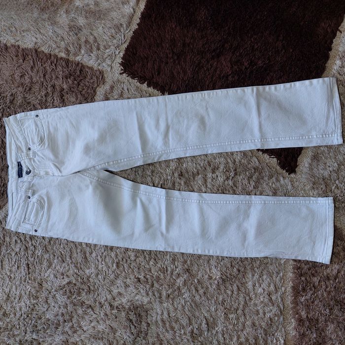 Продам белые джинсы