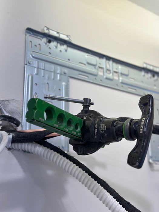 Установка  кондеционера