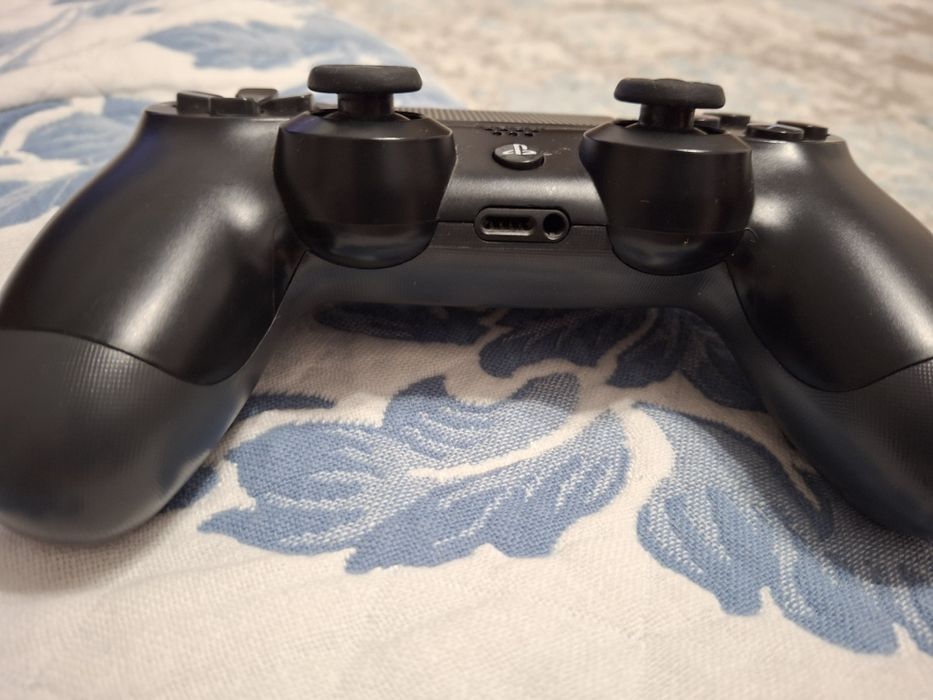 Игровой джостик для ps4