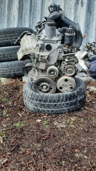 Хонда джаз 1.3 на части.Цената е за всичко .може и поотделно.