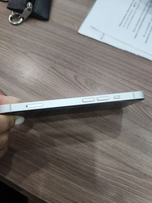 Продам iPhone 14