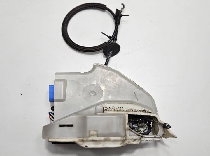 Broasca usa stanga fata 3D1837015AB Volkswagen VW Golf a 5-a generati