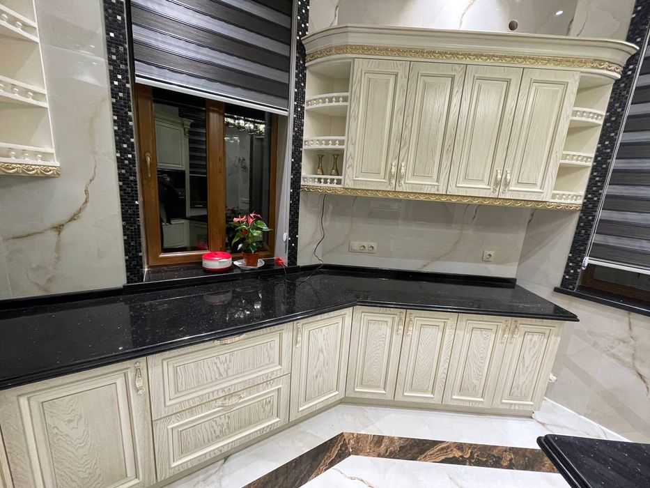 Кухонная гарнитур в стиле Классика. Шпон на заказ