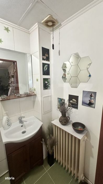 Casa spatioasa, complet mobilata, cu piscina si panouri fotovoltaice i