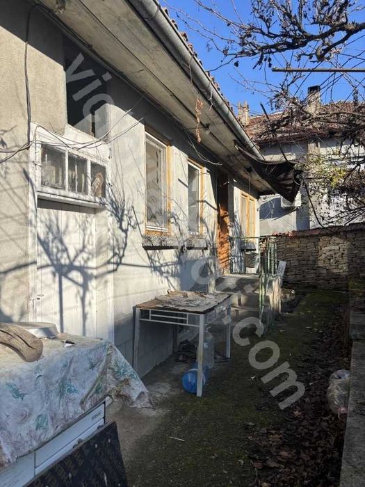 Едноетажна къща в Дебелец