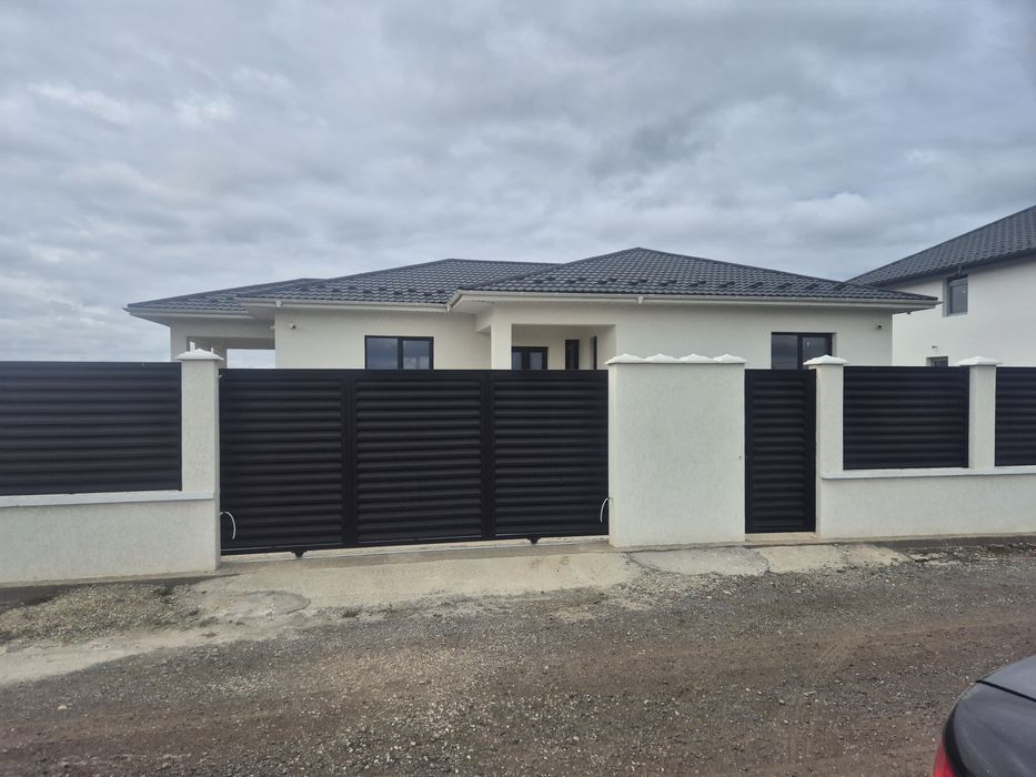 Proprietar vand casa Comuna Domnesti