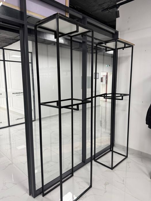 Продам стеллажи срочно