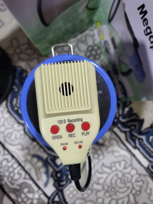 Megafon, karnay,громкоговоритель Watt
Цвет: Серо-синий
Масса: 1,5 кг
Р