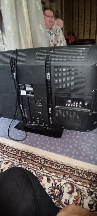 Продам телевизор жк Panasonic на запчасти.