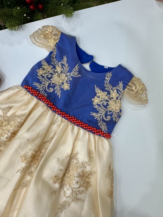 платье нарядное на 2-3года