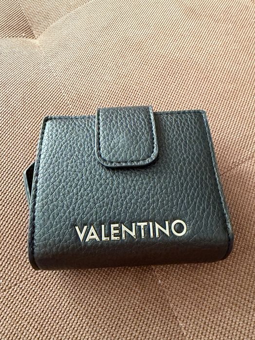 Портфейл на Valentino