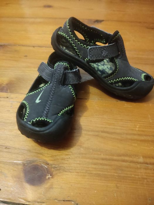 Сандали     Nike