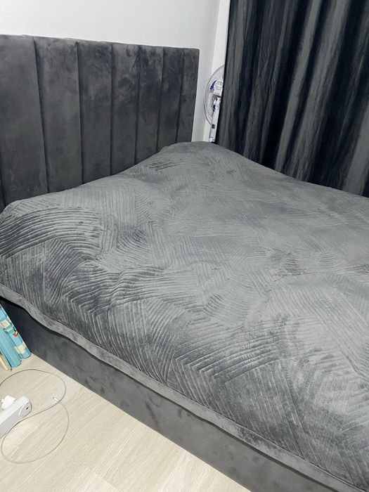 Двуспальная кровать с матрасом