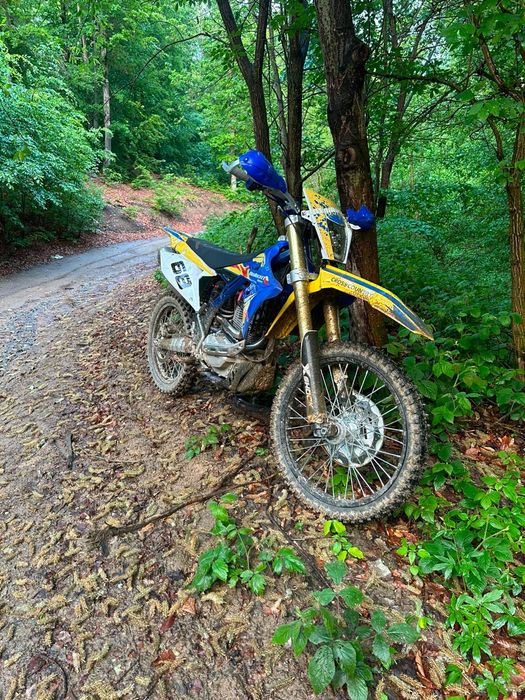 Vând cross de 300cc
