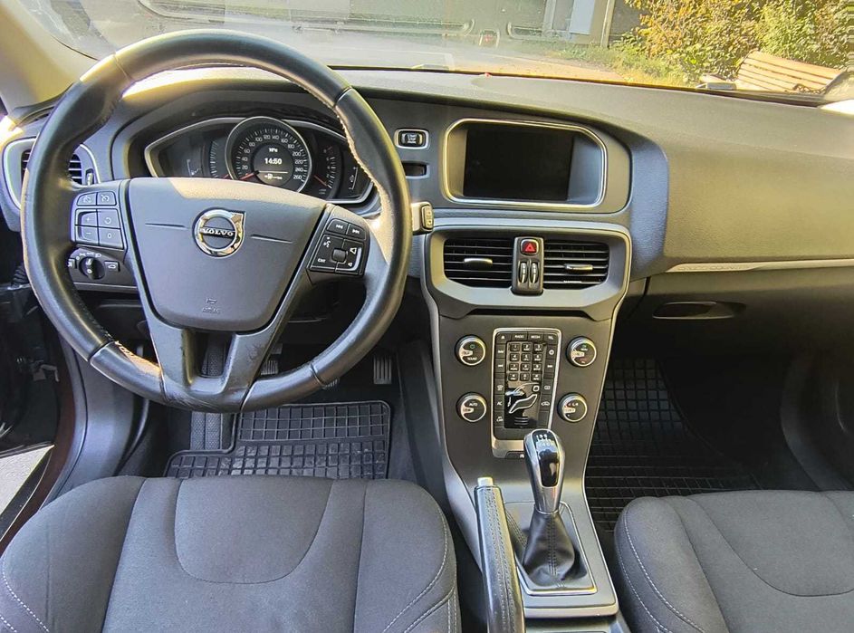 Volvo v40 cross country