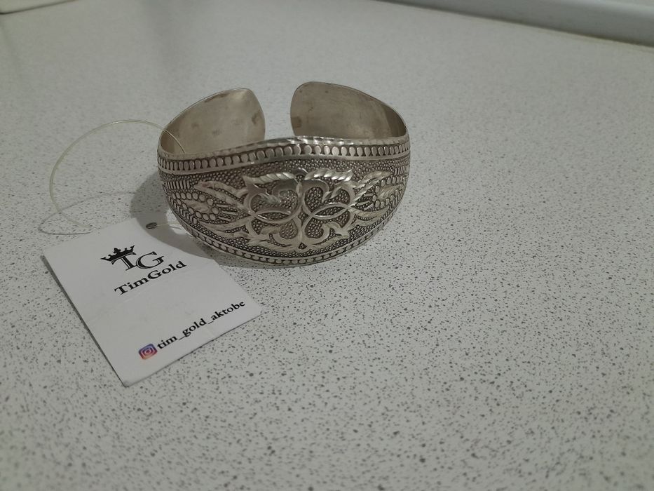 Продается серебренный браслет