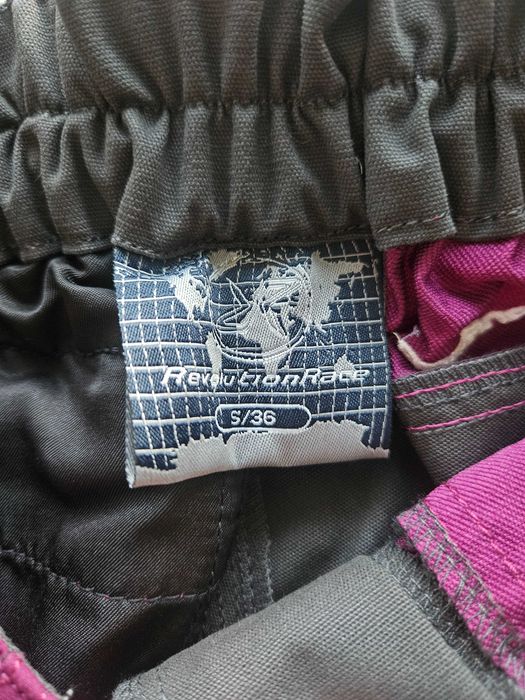 Pantaloni scurti dama RevolutionRace pentru drumetii, trekking, mountainbiking, marime S/36