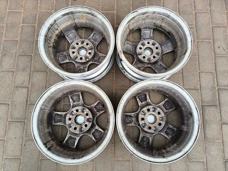 Продам оригинальные легкосплавные диски на Skoda Fabia