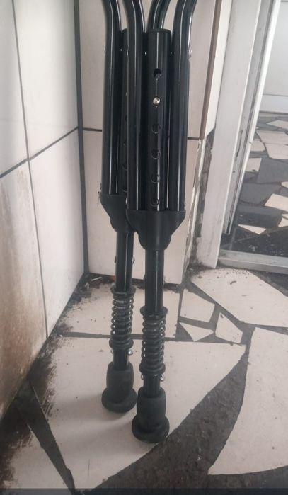 Продам костыли новые.