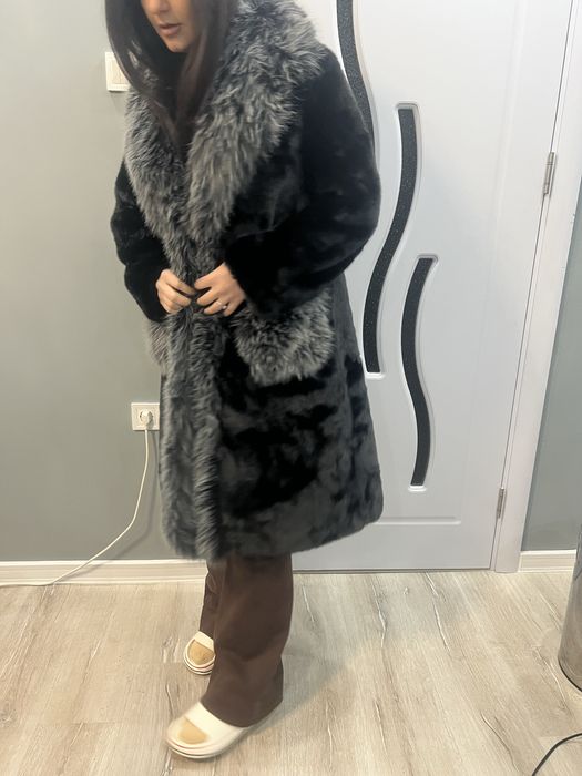 Елегантно черно дамско палто