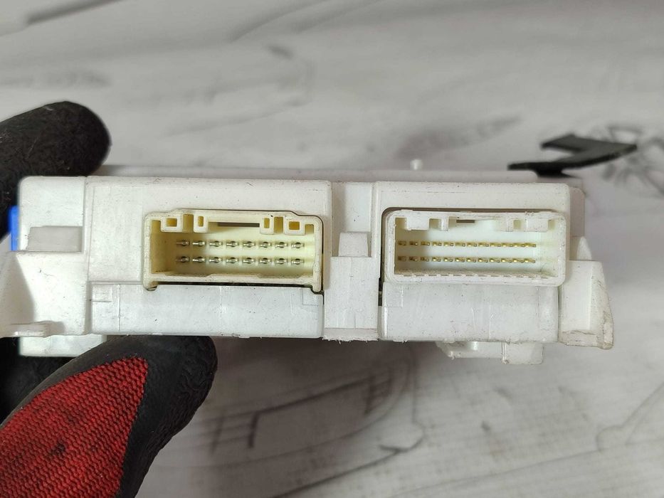 Modul confort  Mazda 3 COD: BDG767560F 2011 / [2009-2013] / (5G3)