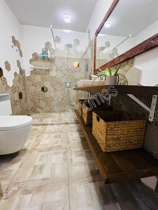 Продава се Тристаен апартамент в Пловдив, Младежки Хълм - 100 кв.м за 1750 €/кв.м - Снимка #6