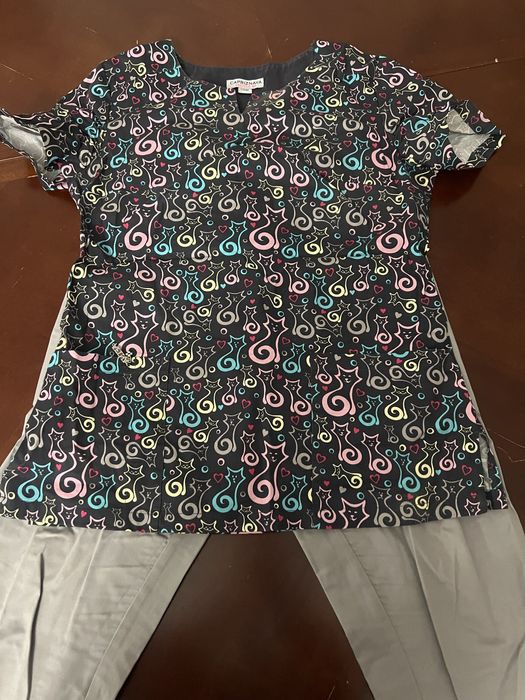 Продам медицинскую форму, можно также для косметолога