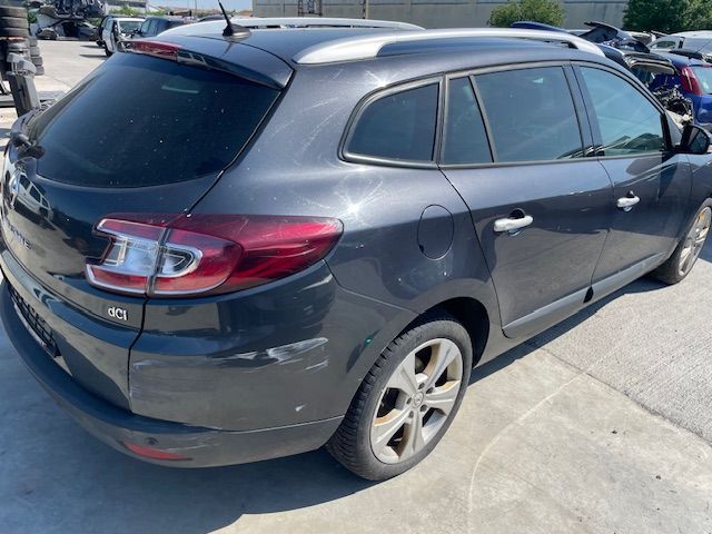 Dezmembrez Renault Megane 3 An 2012 1.9 DCI