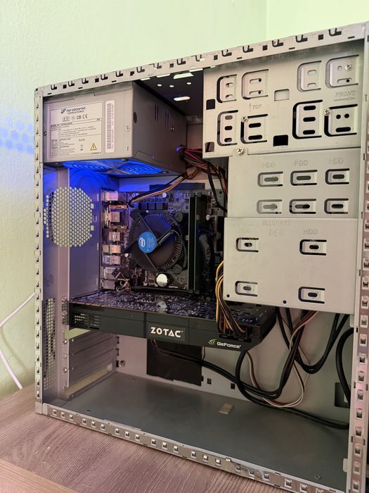 Настолен Компютър за работа и игри